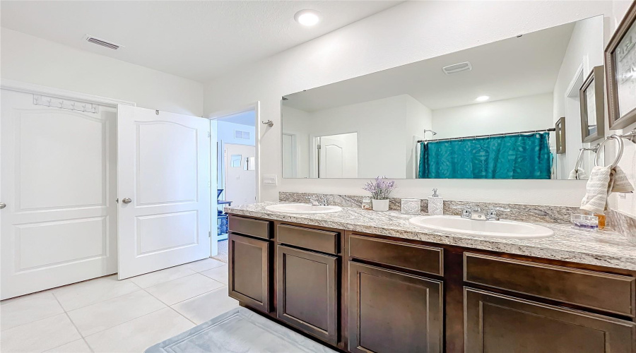 Davenport, Florida 33897, 5 Bedroom Bedrooms, ,3 Bathroombathrooms,Residential,For Sale,Reddish Egret,0,Mfrs5156783