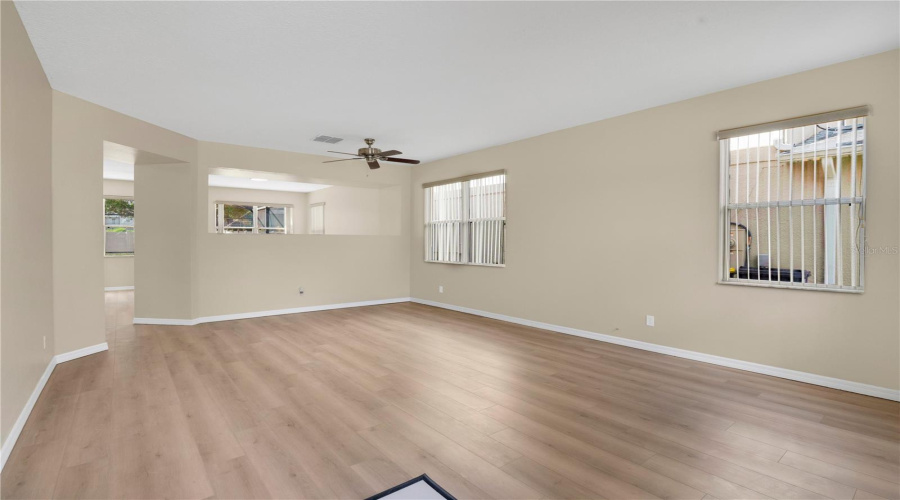 Davenport, Florida 33897, 4 Bedroom Bedrooms, ,3 Bathroombathrooms,Residential,For Sale,Kettering,0,Mfro6438301