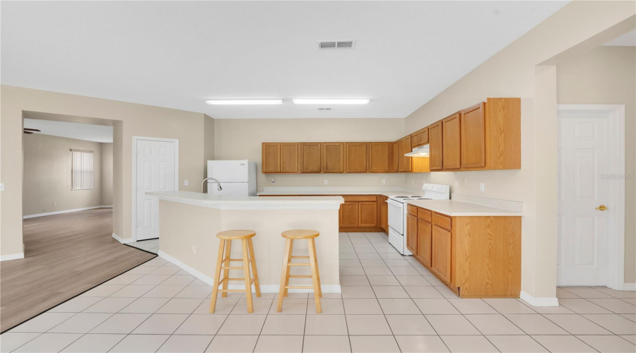 Davenport, Florida 33897, 4 Bedroom Bedrooms, ,3 Bathroombathrooms,Residential,For Sale,Kettering,0,Mfro6438301