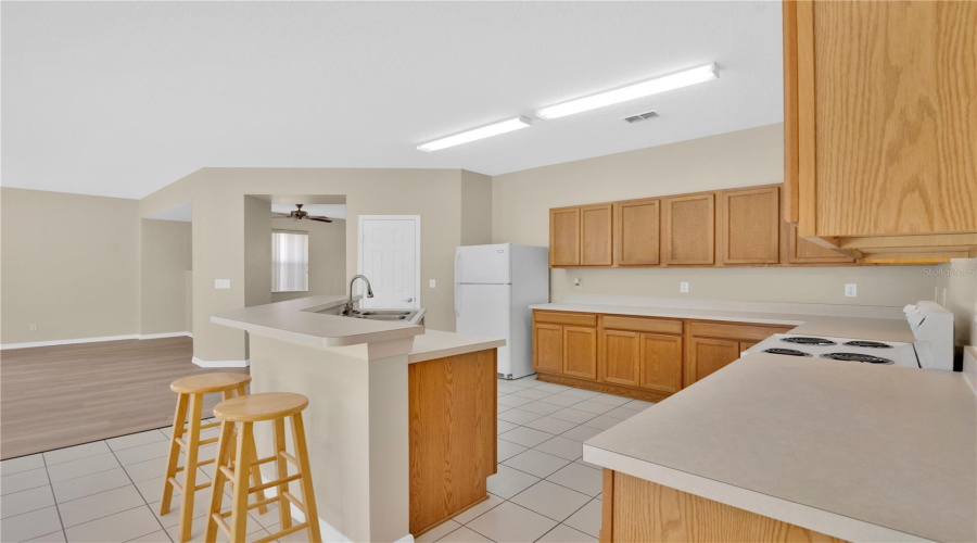 Davenport, Florida 33897, 4 Bedroom Bedrooms, ,3 Bathroombathrooms,Residential,For Sale,Kettering,0,Mfro6438301