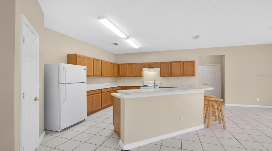 Davenport, Florida 33897, 4 Bedroom Bedrooms, ,3 Bathroombathrooms,Residential,For Sale,Kettering,0,Mfro6438301
