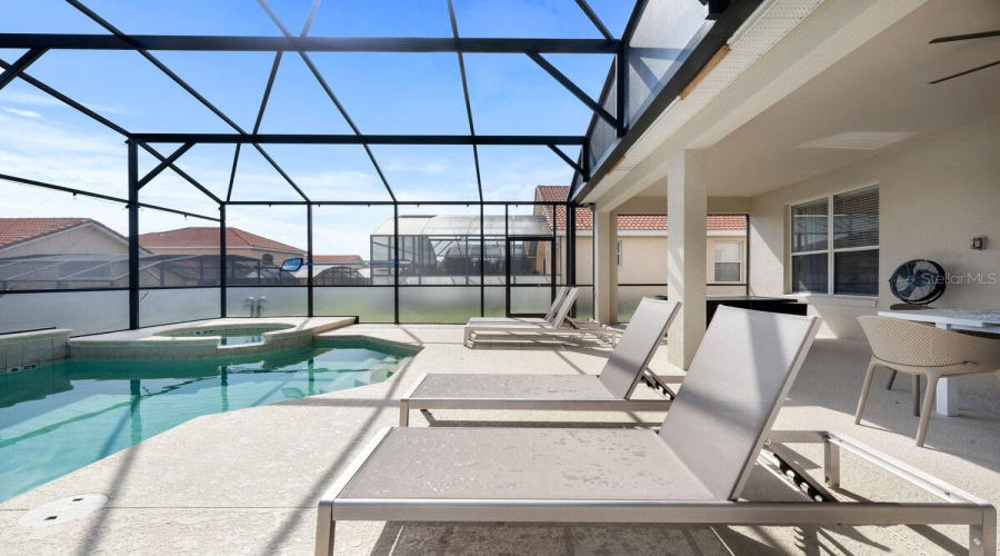 Davenport, Florida 33897, 6 Bedroom Bedrooms, ,4 Bathroombathrooms,Residential,For Sale,Carrera,0,Mfro6437771