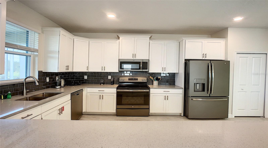 Davenport, Florida 33896, 6 Bedroom Bedrooms, ,6 Bathroombathrooms,Residential,For Sale,Cruden Bay,0,Mfrtb8487048