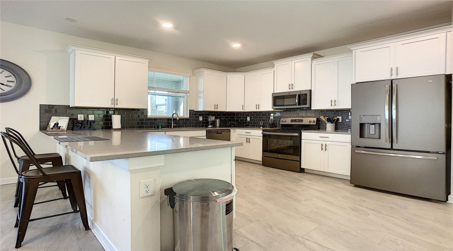 Davenport, Florida 33896, 6 Bedroom Bedrooms, ,6 Bathroombathrooms,Residential,For Sale,Cruden Bay,0,Mfrtb8487048