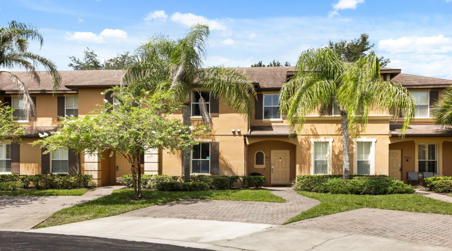 Davenport, Florida 33897, 4 Bedroom Bedrooms, ,3 Bathroombathrooms,Residential,For Sale,Calabria,0,Mfro6437911