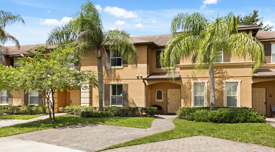 Davenport, Florida 33897, 4 Bedroom Bedrooms, ,3 Bathroombathrooms,Residential,For Sale,Calabria,0,Mfro6437911