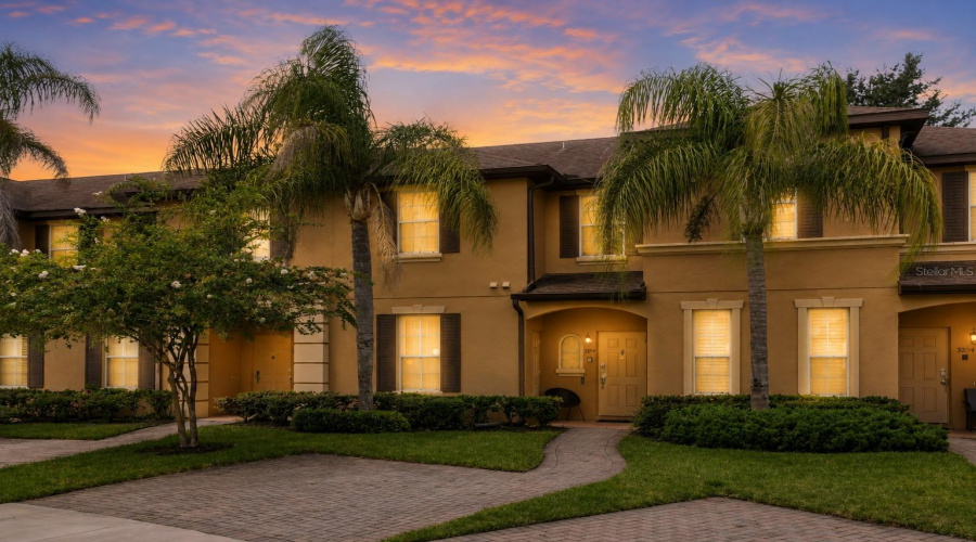 Davenport, Florida 33897, 4 Bedroom Bedrooms, ,3 Bathroombathrooms,Residential,For Sale,Calabria,0,Mfro6437911