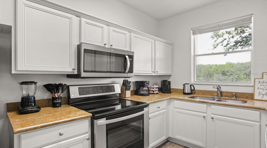 Davenport, Florida 33897, 4 Bedroom Bedrooms, ,3 Bathroombathrooms,Residential,For Sale,Calabria,0,Mfro6437911