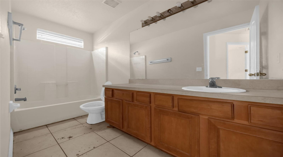 Davenport, Florida 33896, 4 Bedroom Bedrooms, ,2 Bathroombathrooms,Residential,For Sale,Royal Ridge,0,Mfro6436697