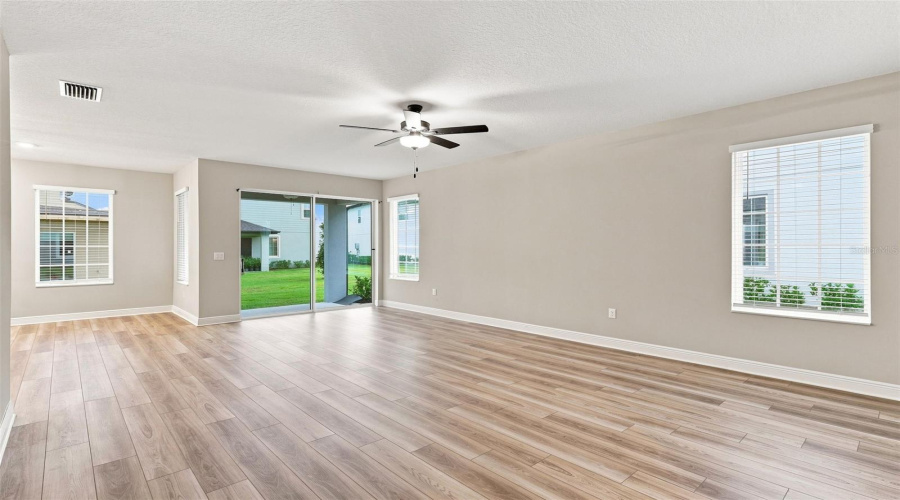 Kissimmee, Florida 34747, 3 Bedroom Bedrooms, ,2 Bathroombathrooms,Residential,For Sale,Somersworth,0,Mfro6437257
