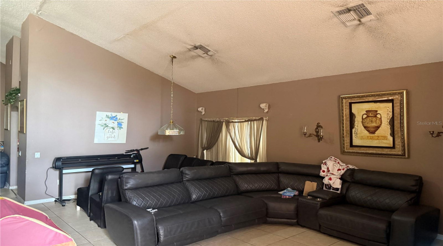 Kissimmee, Florida 34747, 5 Bedroom Bedrooms, ,4 Bathroombathrooms,Residential,For Sale,Yellow Crane,0,Mfro6402487