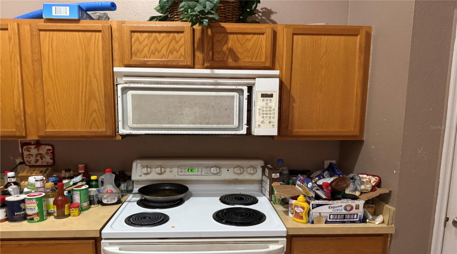 Kissimmee, Florida 34747, 5 Bedroom Bedrooms, ,4 Bathroombathrooms,Residential,For Sale,Yellow Crane,0,Mfro6402487
