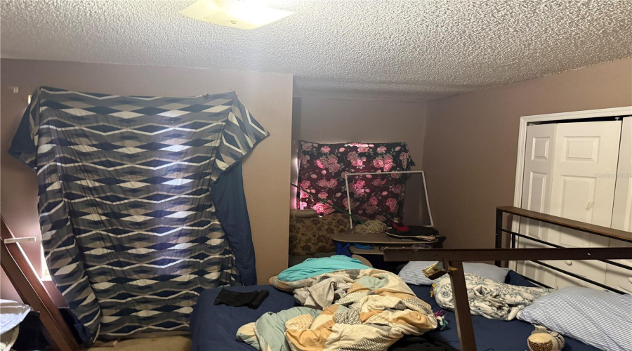 Kissimmee, Florida 34747, 5 Bedroom Bedrooms, ,4 Bathroombathrooms,Residential,For Sale,Yellow Crane,0,Mfro6402487