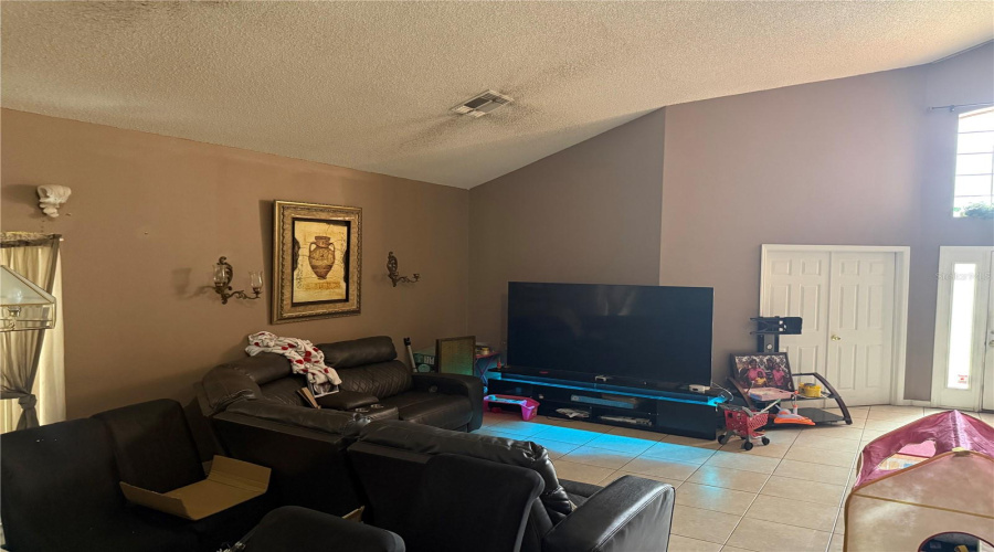 Kissimmee, Florida 34747, 5 Bedroom Bedrooms, ,4 Bathroombathrooms,Residential,For Sale,Yellow Crane,0,Mfro6402487
