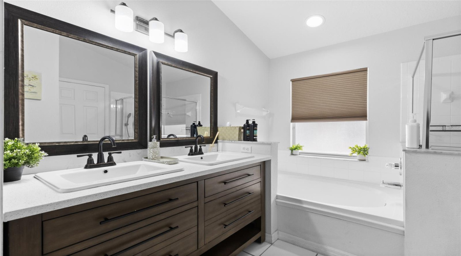 Davenport, Florida 33896, 4 Bedroom Bedrooms, ,3 Bathroombathrooms,Residential,For Sale,Saddle Ridge,0,Mfro6437459
