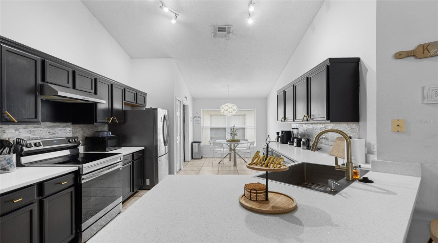 Davenport, Florida 33896, 4 Bedroom Bedrooms, ,3 Bathroombathrooms,Residential,For Sale,Saddle Ridge,0,Mfro6437459