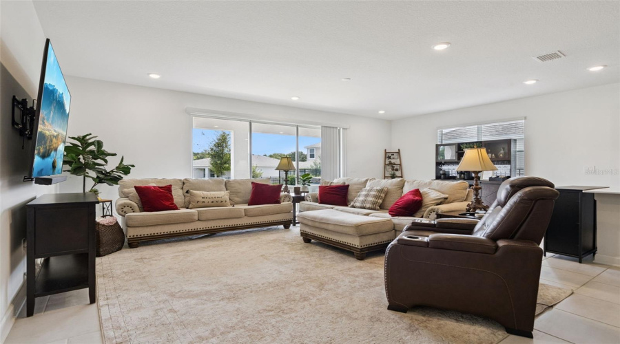 Davenport, Florida 33837, 5 Bedroom Bedrooms, ,3 Bathroombathrooms,Residential,For Sale,Hillingdam,0,Mfro6438217