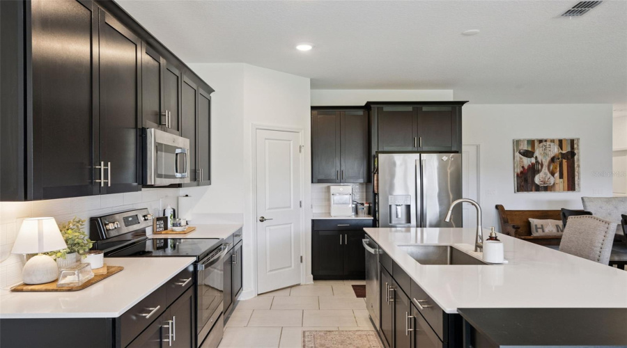 Davenport, Florida 33837, 5 Bedroom Bedrooms, ,3 Bathroombathrooms,Residential,For Sale,Hillingdam,0,Mfro6438217