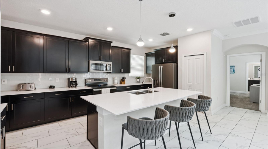 Davenport, Florida 33896, 5 Bedroom Bedrooms, ,5 Bathroombathrooms,Residential,For Sale,Whistling Straits,0,Mfrs5156827