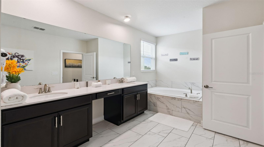 Davenport, Florida 33896, 5 Bedroom Bedrooms, ,5 Bathroombathrooms,Residential,For Sale,Whistling Straits,0,Mfrs5156827