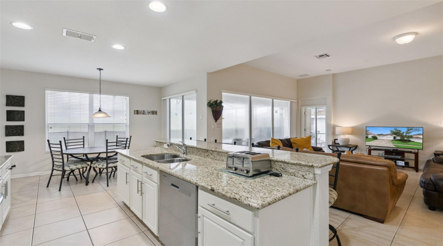 Kissimmee, Florida 34747, 4 Bedroom Bedrooms, ,4 Bathroombathrooms,Residential,For Sale,Teascone,0,Mfrs5156805