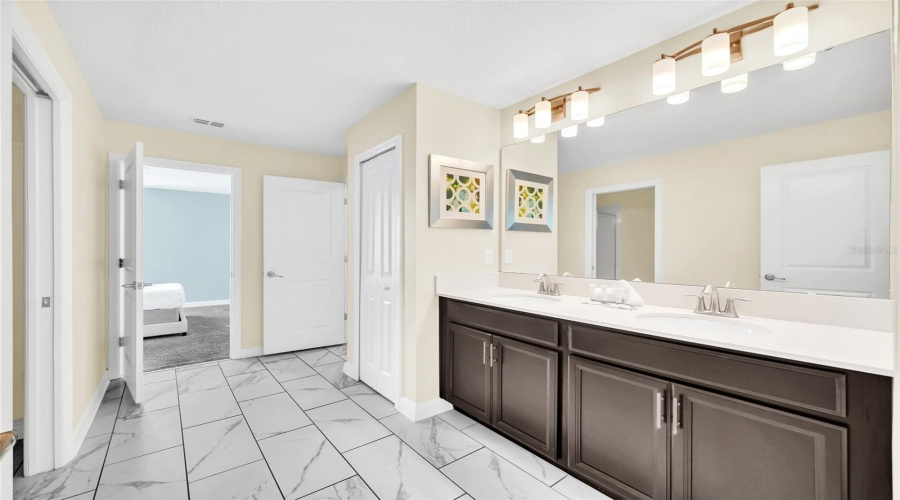 Davenport, Florida 33896, 8 Bedroom Bedrooms, ,5 Bathroombathrooms,Residential,For Sale,Moon Valley,0,Mfro6438766