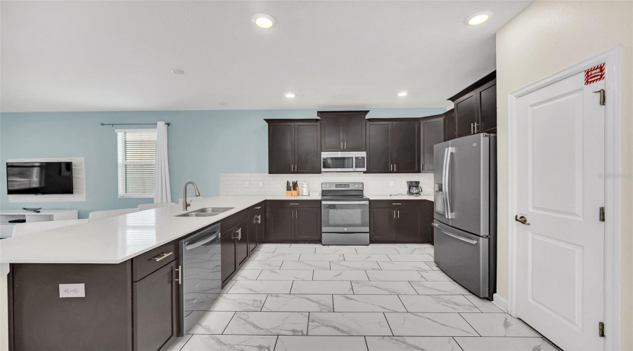 Davenport, Florida 33896, 8 Bedroom Bedrooms, ,5 Bathroombathrooms,Residential,For Sale,Moon Valley,0,Mfro6438766