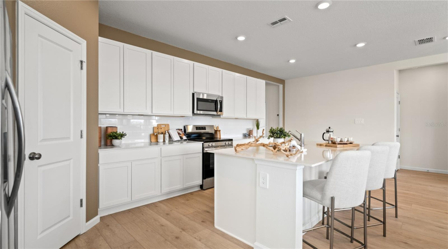 Davenport, Florida 33837, 4 Bedroom Bedrooms, ,3 Bathroombathrooms,Residential,For Sale,Castleview,0,Mfro6438949