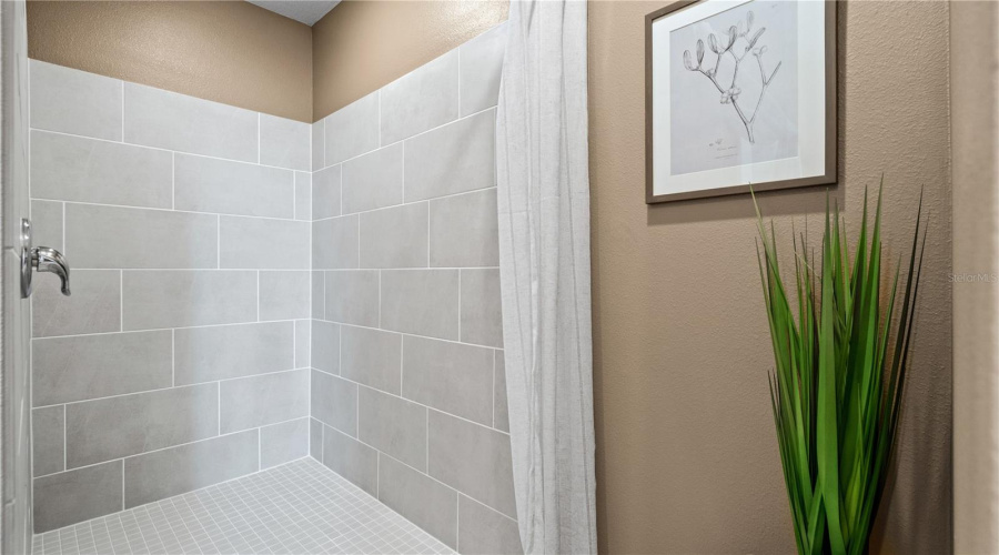 Davenport, Florida 33837, 4 Bedroom Bedrooms, ,3 Bathroombathrooms,Residential,For Sale,Castleview,0,Mfro6438949