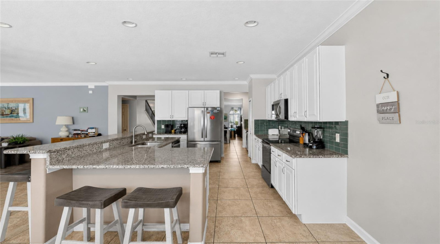 Davenport, Florida 33837, 6 Bedroom Bedrooms, ,4 Bathroombathrooms,Residential,For Sale,Orange Cosmos,0,Mfro6438727