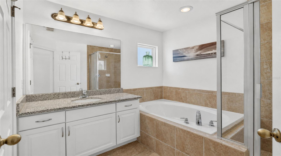 Davenport, Florida 33837, 6 Bedroom Bedrooms, ,4 Bathroombathrooms,Residential,For Sale,Orange Cosmos,0,Mfro6438727