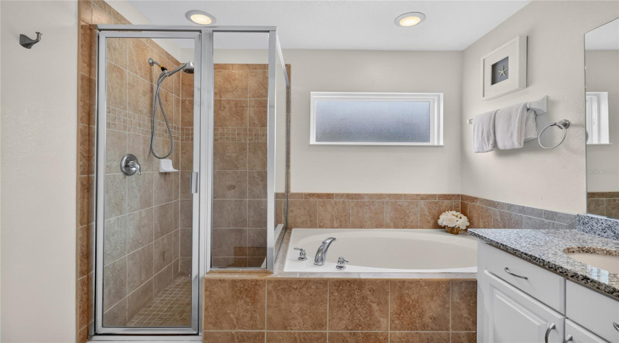 Davenport, Florida 33837, 6 Bedroom Bedrooms, ,4 Bathroombathrooms,Residential,For Sale,Orange Cosmos,0,Mfro6438727