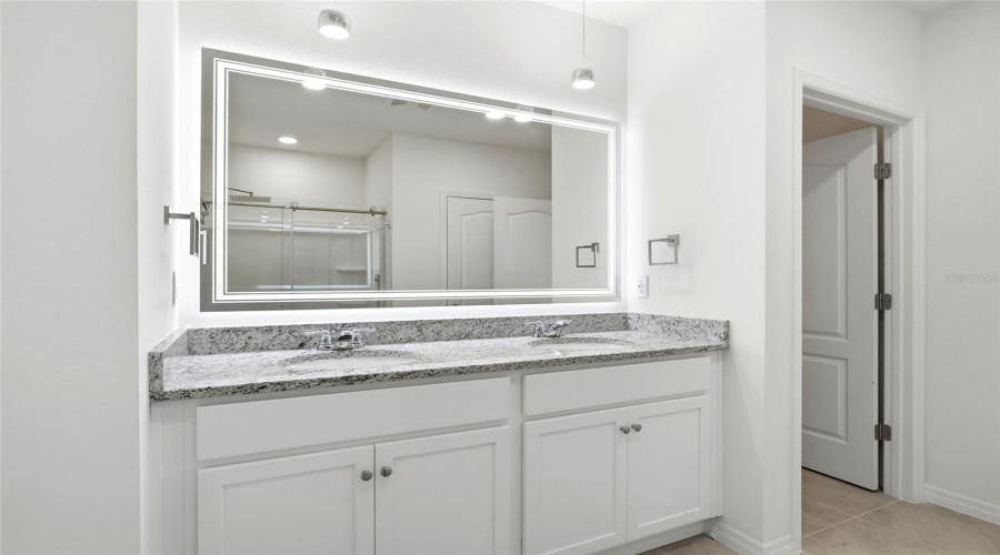 Davenport, Florida 33837, 5 Bedroom Bedrooms, ,3 Bathroombathrooms,Residential,For Sale,Moulin,0,Mfrs5156839