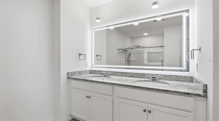Davenport, Florida 33837, 5 Bedroom Bedrooms, ,3 Bathroombathrooms,Residential,For Sale,Moulin,0,Mfrs5156839