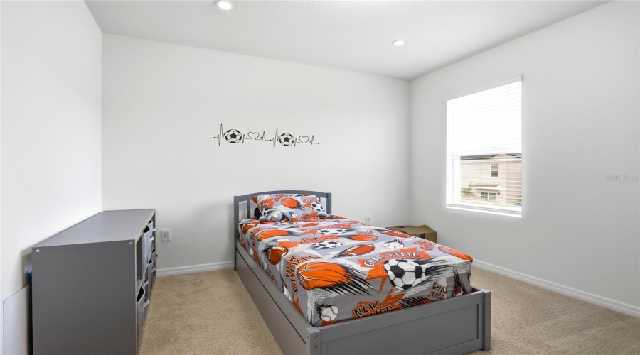 Davenport, Florida 33837, 5 Bedroom Bedrooms, ,3 Bathroombathrooms,Residential,For Sale,Moulin,0,Mfrs5156839