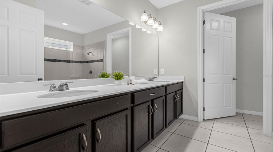Kissimmee, Florida 34747, 7 Bedroom Bedrooms, ,6 Bathroombathrooms,Residential,For Sale,Flamingo Key,0,Mfro6438814