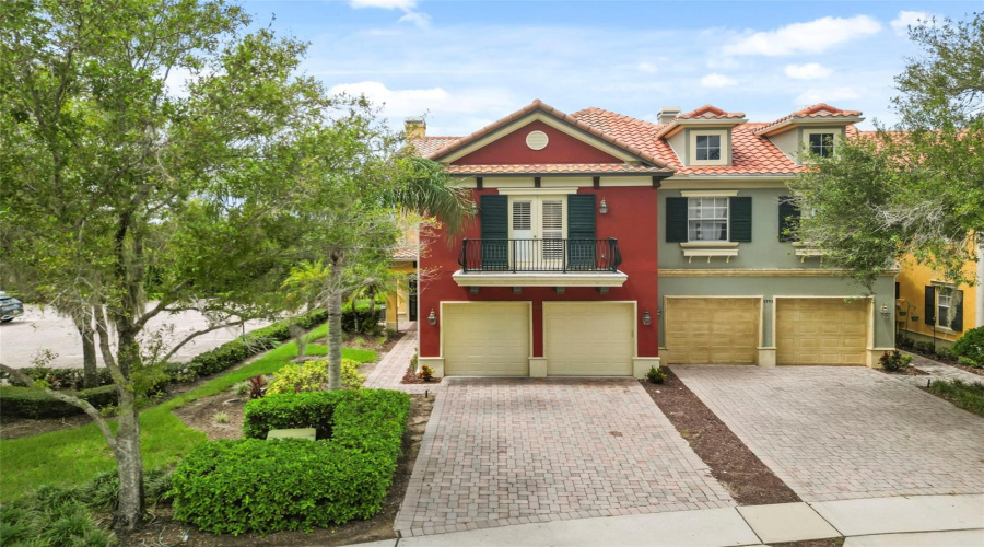 Davenport, Florida 33837, 4 Bedroom Bedrooms, ,3 Bathroombathrooms,Residential,For Sale,Lake Side,0,Mfro6438539
