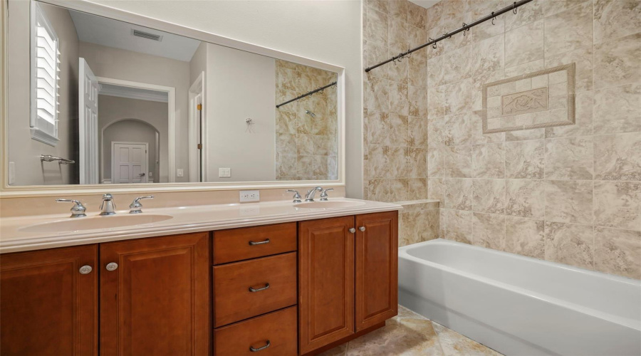 Davenport, Florida 33837, 4 Bedroom Bedrooms, ,3 Bathroombathrooms,Residential,For Sale,Lake Side,0,Mfro6438539