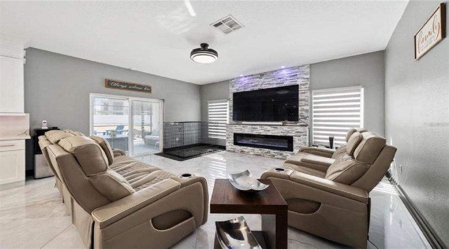 Davenport, Florida 33896, 4 Bedroom Bedrooms, ,3 Bathroombathrooms,Residential,For Sale,Kildrummy,0,Mfrp4939769