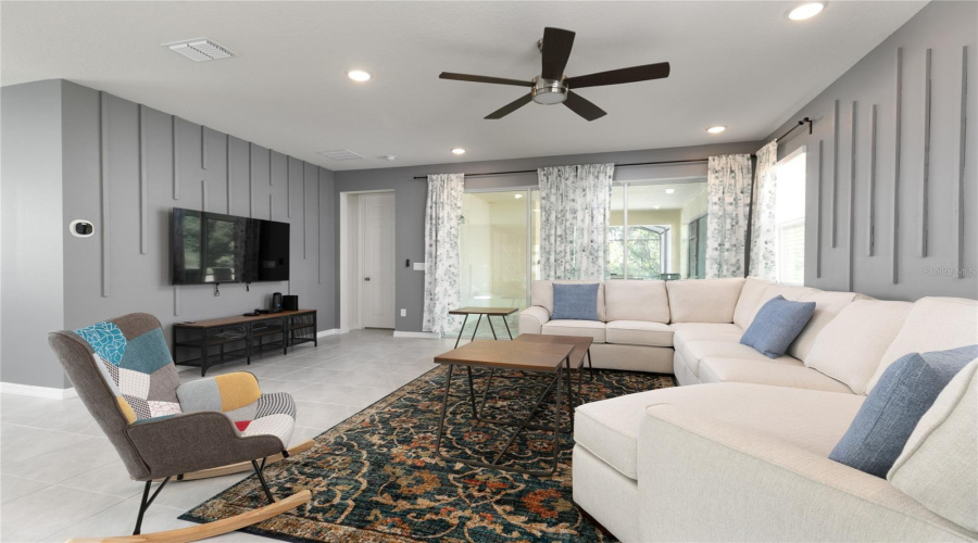 Kissimmee, Florida 34747, 7 Bedroom Bedrooms, ,6 Bathroombathrooms,Residential,For Sale,Fleming Mist,0,Mfro6380670