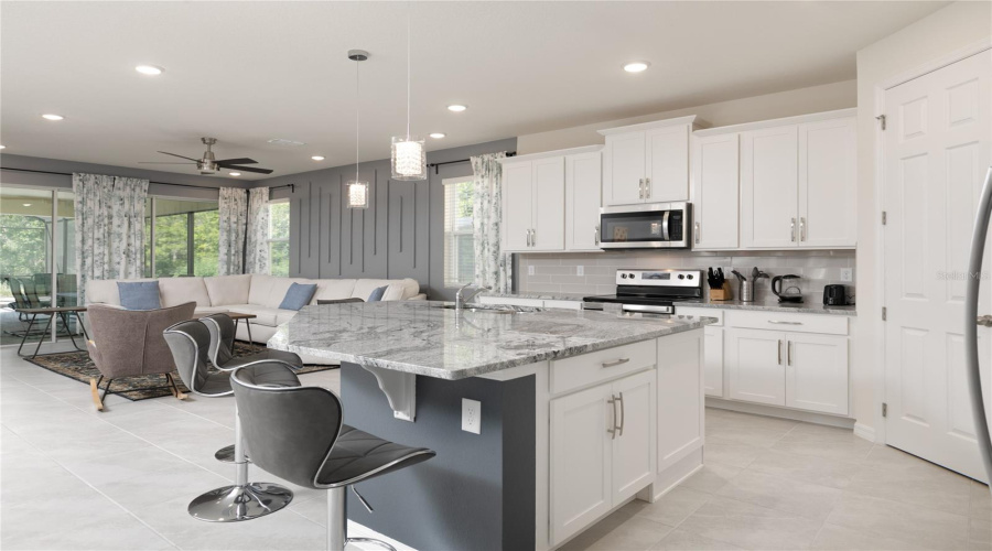 Kissimmee, Florida 34747, 7 Bedroom Bedrooms, ,6 Bathroombathrooms,Residential,For Sale,Fleming Mist,0,Mfro6380670