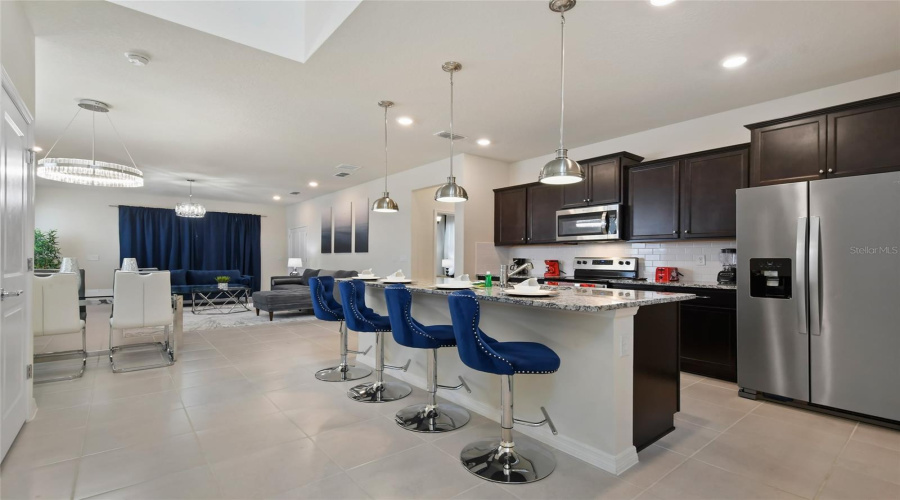 Davenport, Florida 33897, 6 Bedroom Bedrooms, ,4 Bathroombathrooms,Residential,For Sale,Kaipo,0,Mfro6385800