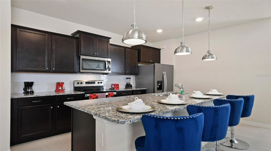 Davenport, Florida 33897, 6 Bedroom Bedrooms, ,4 Bathroombathrooms,Residential,For Sale,Kaipo,0,Mfro6385800