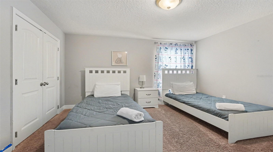 Davenport, Florida 33837, 5 Bedroom Bedrooms, ,4 Bathroombathrooms,Residential,For Sale,Oak Tree,0,Mfrtb8526534