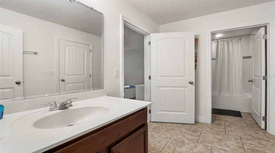 Davenport, Florida 33837, 5 Bedroom Bedrooms, ,4 Bathroombathrooms,Residential,For Sale,Oak Tree,0,Mfrtb8526534