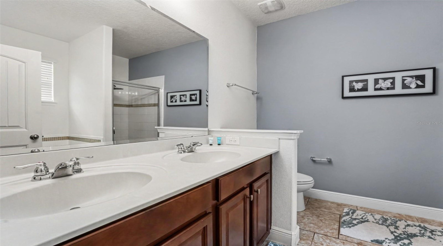 Davenport, Florida 33837, 5 Bedroom Bedrooms, ,4 Bathroombathrooms,Residential,For Sale,Oak Tree,0,Mfrtb8526534