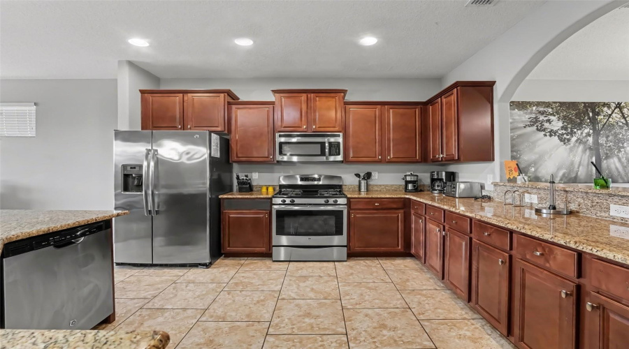 Davenport, Florida 33837, 5 Bedroom Bedrooms, ,4 Bathroombathrooms,Residential,For Sale,Oak Tree,0,Mfrtb8526534