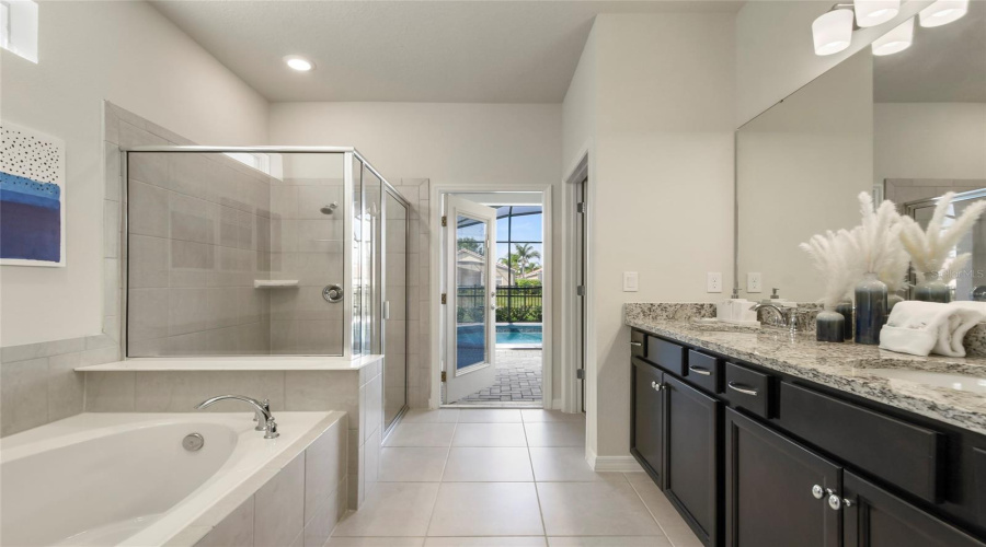 Davenport, Florida 33897, 7 Bedroom Bedrooms, ,5 Bathroombathrooms,Residential,For Sale,Lana,0,Mfro6373685