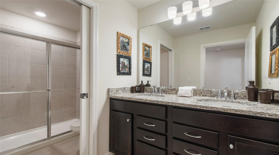 Davenport, Florida 33897, 7 Bedroom Bedrooms, ,5 Bathroombathrooms,Residential,For Sale,Lana,0,Mfro6373685