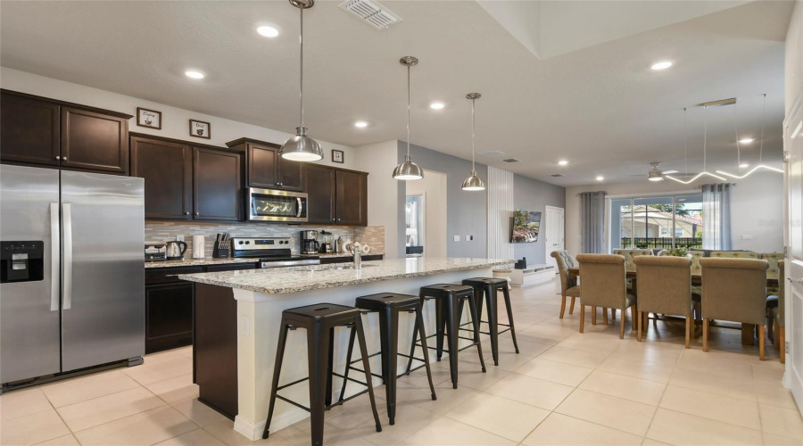 Davenport, Florida 33897, 7 Bedroom Bedrooms, ,5 Bathroombathrooms,Residential,For Sale,Lana,0,Mfro6373685